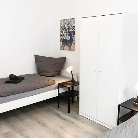 Cosyhomes24 - Centrally With Balcony And Garage - Il01b *