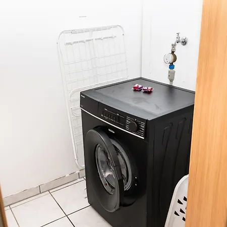 Cosyhomes24 - Centrally With Balcony And Garage - Il01b Изерлон