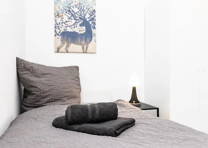 Cosyhomes24 - Centrally With Balcony And Garage - Il01b * Iserlohn